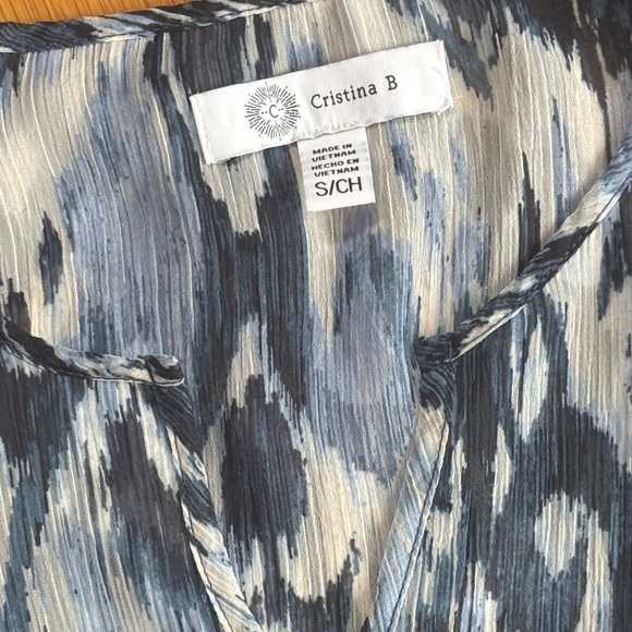 Cristina B Sleeveless Tops - Picture 2 of 6